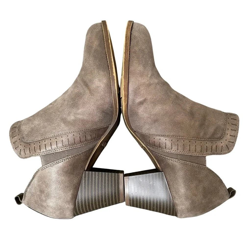 Life Stride Tan Velocity with Memory Foam Booties Size 9.5